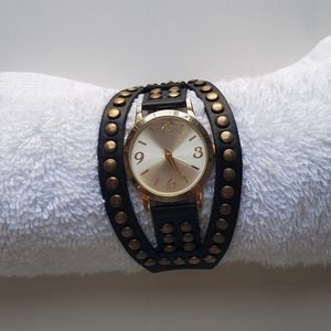 Black and gold watch